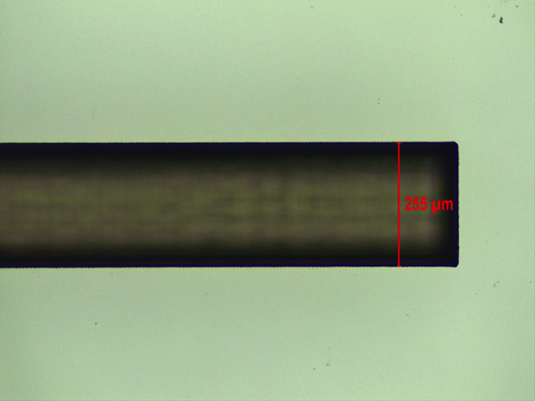 Micro-canali su materiali trasparenti